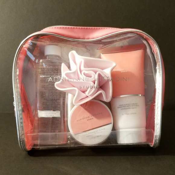 Adrienne Vittadini Other - 🆕 Adrienne Vittadini Studio - Bath and Body Kit